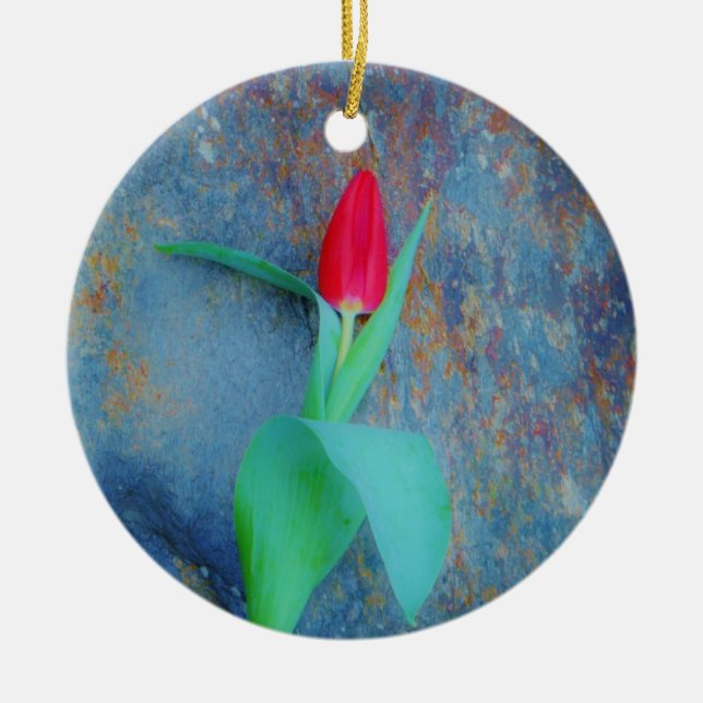 Red Tulip auf Blue Gray Slate Keramik Ornament (Vorne)