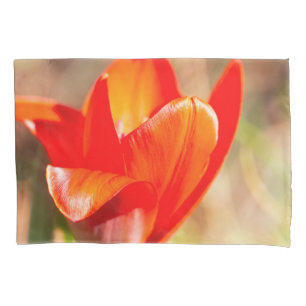Red Tulip Blossom Kissenbezug