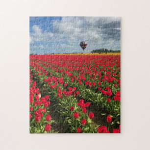 Red Tulip Field mit Hot Air Ballon Puzzle