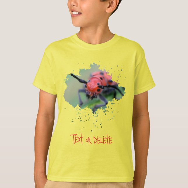 Red Ugly Bug Nature Insect Personalized T-Shirt (Vorderseite)