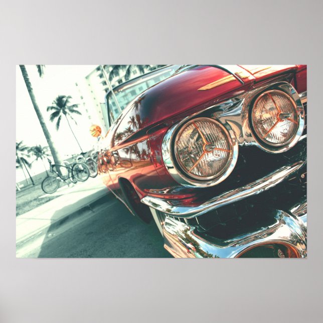 Red Vintage Auto auf dem Südstrand Poster (Vorne)