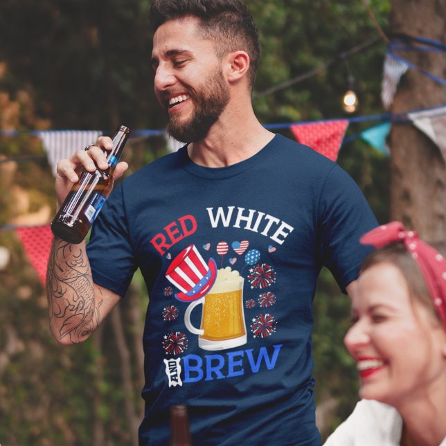 Red White and Brew - Funny 4th July Celebration T-Shirt (Von Creator hochgeladen)