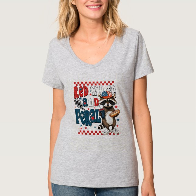 Red White and Feral Raccoon Patriotic 4. Juli T-Shirt (Vorderseite)