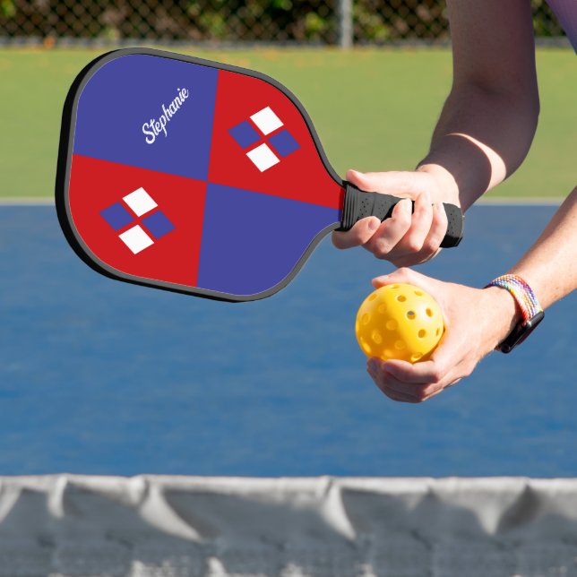 Red White Blue Diamonds | Custom Modern Geometric Pickleball Schläger (InSitu)
