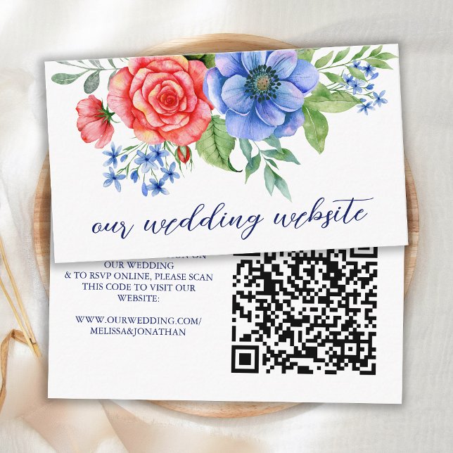 Red White Blue Floral Patriotic Wedding QR Code Begleitkarte (Von Creator hochgeladen)