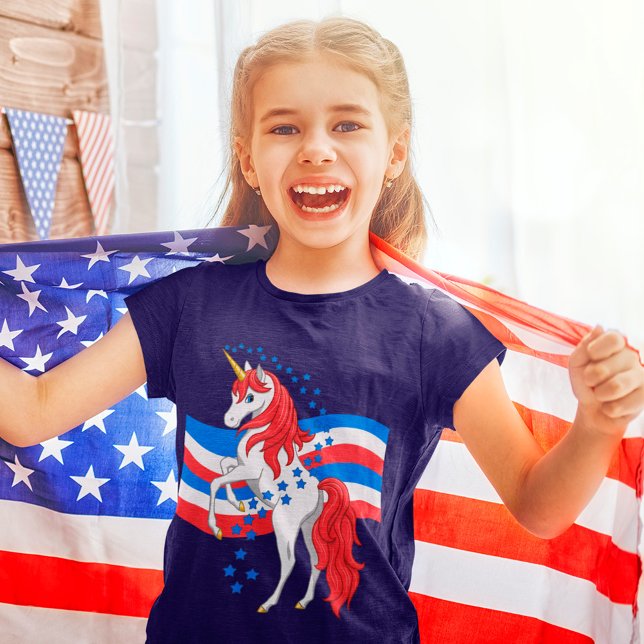 Red White Blue Patriotic American Unicorn T-Shirt (Von Creator hochgeladen)