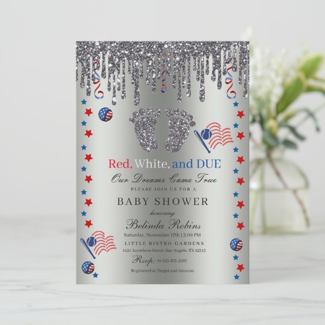Red White Blue Patriotic Silver Glitzer Baby Feet Einladung (Stehend Vorderseite)