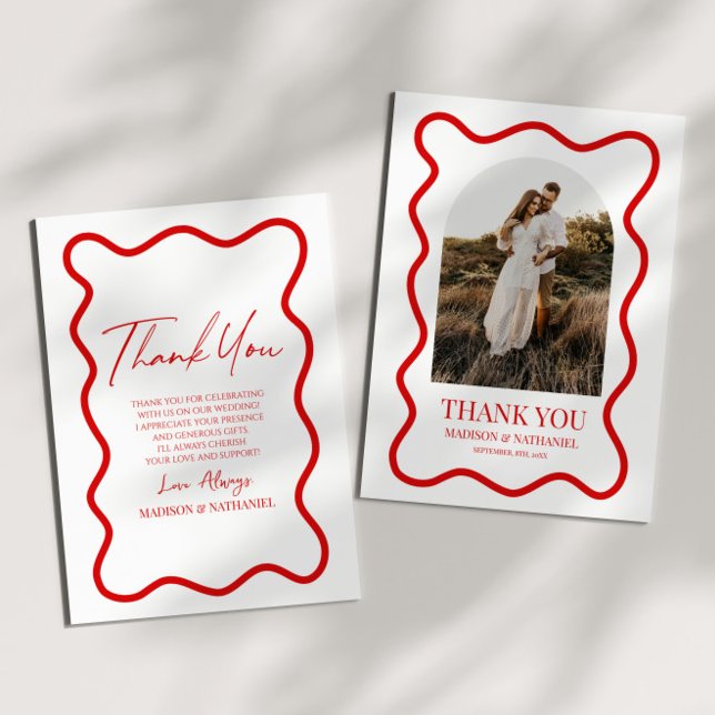 Red White Elegant Wavy Border Photo Wedding Dankeskarte (Von Creator hochgeladen)