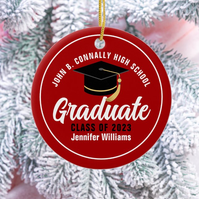 Red White Graduate Modern 2025 Custom Abschluss Keramik Ornament (Von Creator hochgeladen)