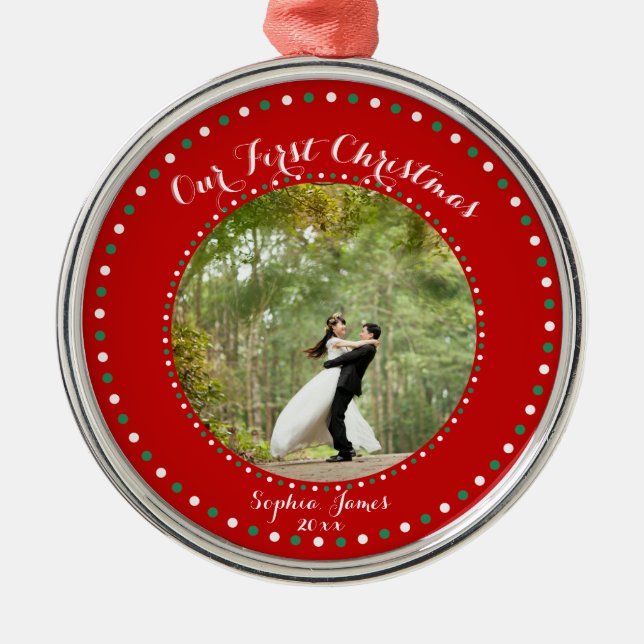 Red White Green Unser erstes Weihnachtsgeschmuck Ornament Aus Metall (Vorne)