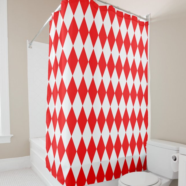 Red White Harlequin Diamonds Schachbretts Design Duschvorhang (Von Creator hochgeladen)