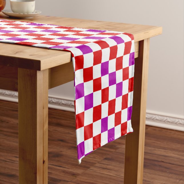 Red White Purple Checkered Pattern Design  Kurzer Tischläufer (Beispiel)