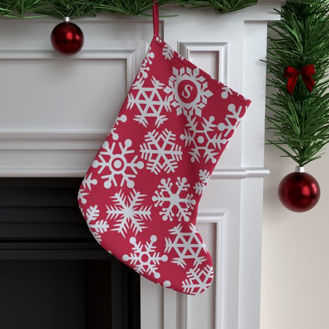 Red White Snowflakes Monogram Christmas Strumpf Großer Weihnachtsstrumpf (A festive red and white snowflake pattern stocking with space for your initial)