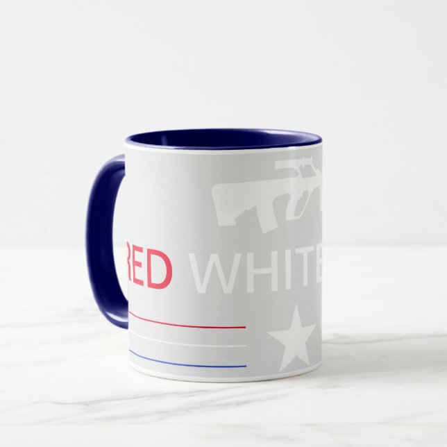 Red White und Pew Patriotic Tasse (Vorderseite Links)