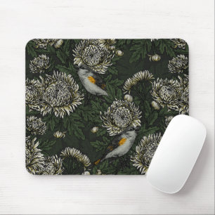 Redstarts in den Chrysanthemen in grün und weiß Mousepad