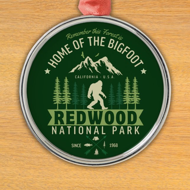 Redwood National Park Home of the Bigfoot Ornament Aus Metall (Von Creator hochgeladen)