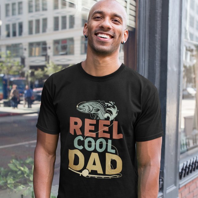 Reel Cool Dad Fisherman Dad T-Shirt (Von Creator hochgeladen)