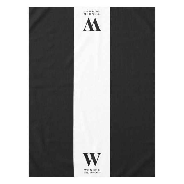 Refined Minimalist Monogram | Black Newly Wed Wedd Tischdecke (Vorderseite)