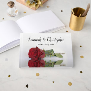 Reflektieren der langen gefestigten Rote Rose Roma Gästebuch