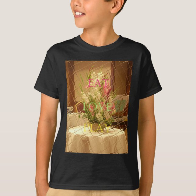 Reflektierte Blütenkunst T-Shirt (Vorderseite)