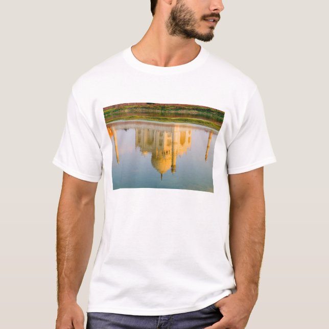 Reflektion des weltberühmten Taj Mahal-Tempels T-Shirt (Vorderseite)
