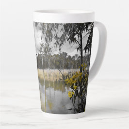 Reflektionen unter grauem Himmel Milchtasse