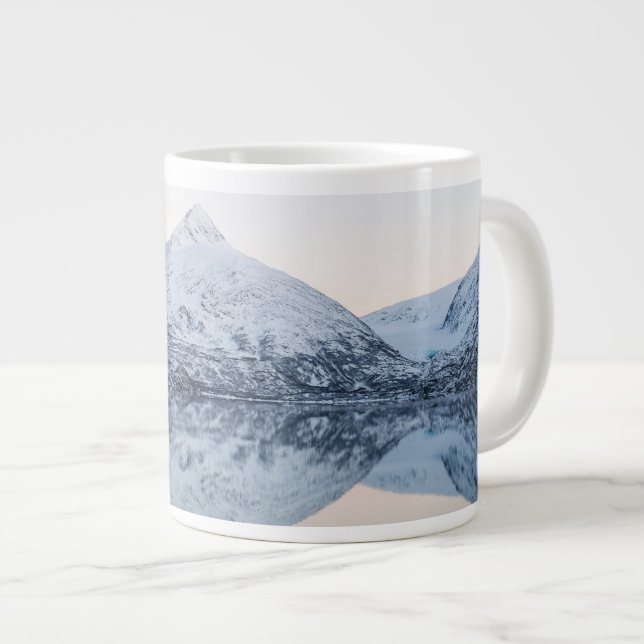 Reflektiver Portage Lake Jumbo-Tasse (Vorderseite Rechts)