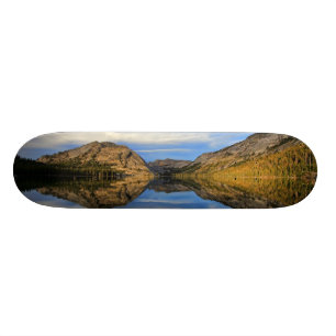 Reflexionen auf Tenaya See Skateboard