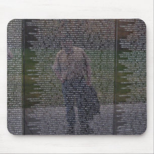 Reflexionen der gefallenen Brüder Mousepad