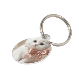 Regal Feline: Elegantes Weißes Kätzchen Haustiermarke