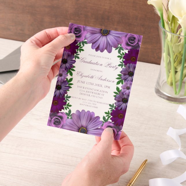 REGAL Lila Floral Graduation Party (Handgehalten)