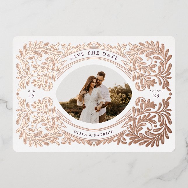 Regal verzierte Save the Date Foto Rahmen Lila Folieneinladung (Vorderseite)