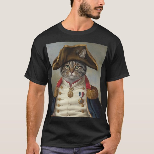 "Regale Katze im militärischen Uniform-T - Shirt (Vorderseite)