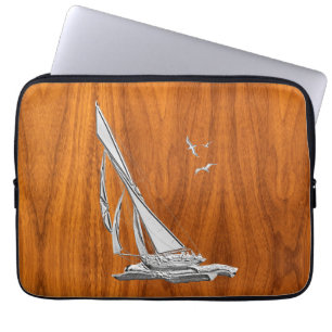 Regatta Sailboat auf Teak Veneer Style Laptopschutzhülle