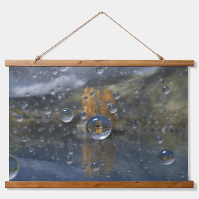 Regen-im-Glen-Teppich Wandteppich Mit Holzrahmen (Vorne)