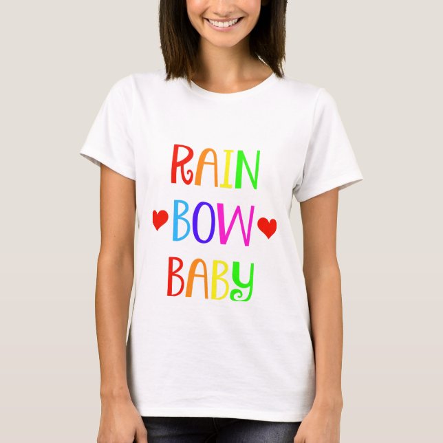 Regenbogen-Baby-MutterschaftsShirt mit Herzen T-Shirt (Vorderseite)
