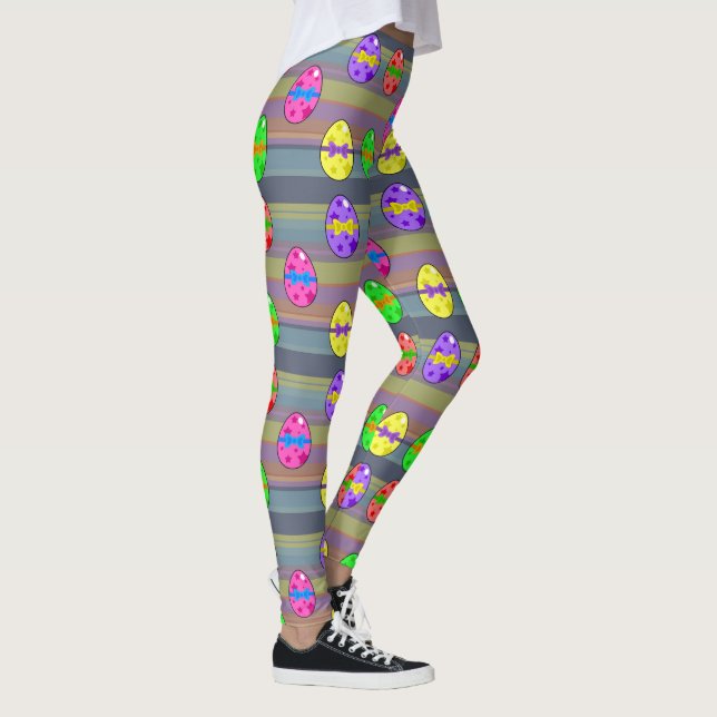 Regenbogen gefärbte Ostereier und Streifen Leggings (Rechts)