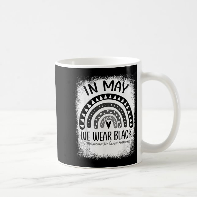 Regenbogen im Mai trägt schwarzes Melanom-Bewussts Kaffeetasse (Rechts)