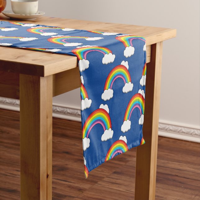 Regenbogen mit weißen Wolken Kurzer Tischläufer (Beispiel)