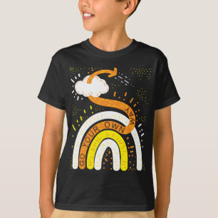 Regenbogen-Motivationszitat: Geh deinen eigenen We T-Shirt