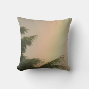 Regenbogen und Baumkiefer Kissen