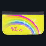 Regenbogen und Sterne, hellgelbe Namensklatsche Geldbeutel Hülle Für Das Samsung Galaxy S4<br><div class="desc">Hellgelbe und mehrfarbige Regenbogenfarben-Handy Klappenhandtasche. Passen Sie die mit Ihrem Namen,  aktuell liest Klara. Originelles Muster und Design von Sarah Trett.</div>