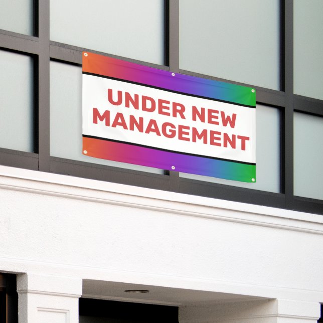 Regenbogen unter dem neuen Management-Banner Banner (Äußeres Gebäude)
