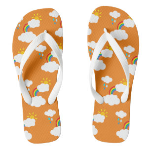 Regenbogen, Wolken, Regen und Sonnenflecken Flip Flops