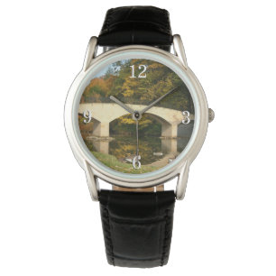 Regenbogenbrücke im Herbst an der Grove City Uni Armbanduhr