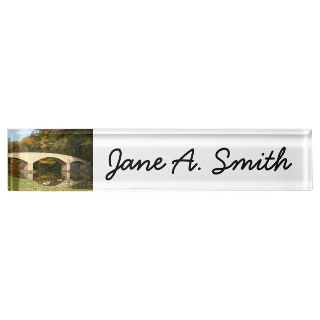 Regenbogenbrücke im Herbst an der Grove City Uni Namensplakette (Vorderseite)