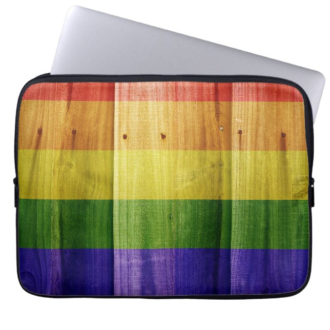 Regenbogenfahne aus Holz Laptopschutzhülle (Vorderseite)