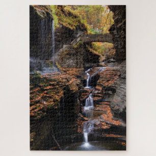 Regenbogenfälle in Watkins Glen mit Herbstblätte Puzzle