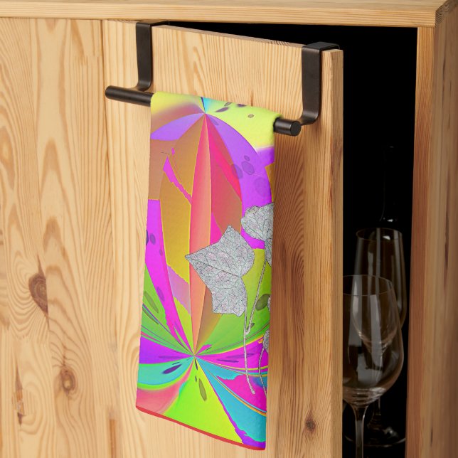 Regenbogenwirbel mit Blättern Geschirrtuch (Drittel gefaltet)