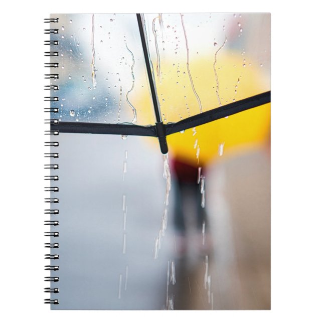 Regenschirmwanderung am Regentag Notizblock (Vorderseite)